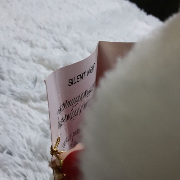 VINTAGE Victorian Caroler Porcelain Girl Red "Velvet" Music Score 9"‎ (N… - Picture 8 of 9